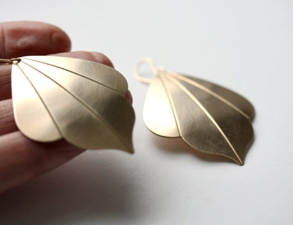 Big gold leaf earrings - Image 5